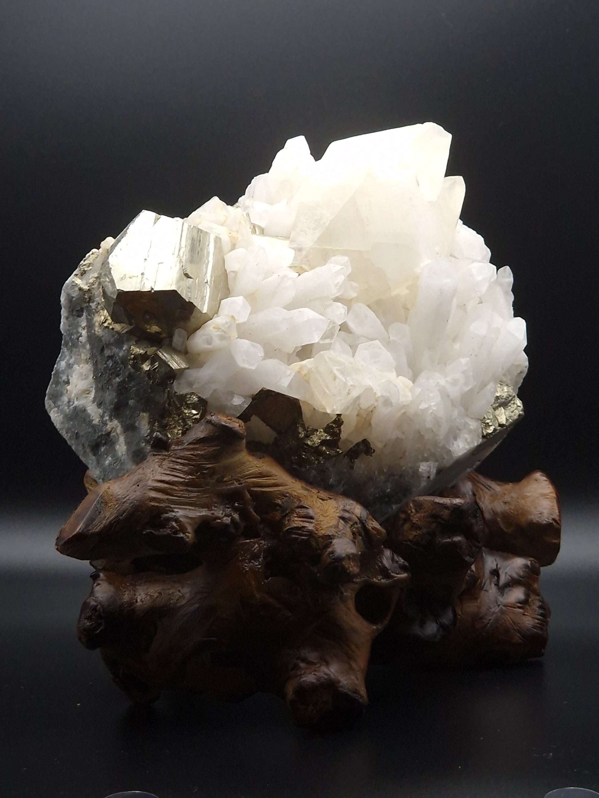 Calcite avec cube de pyrite - Mylithovox 