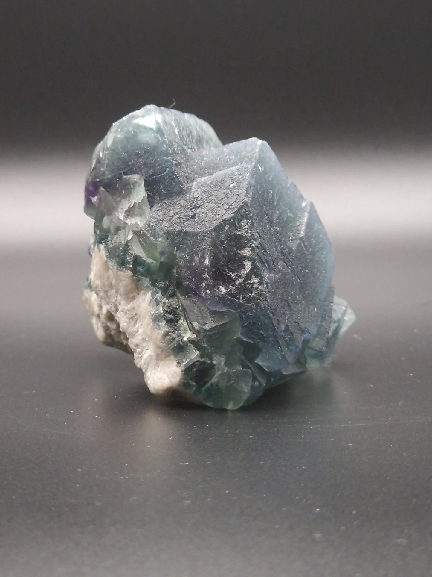 Fluorite avec fantome violet - Mylithovox 